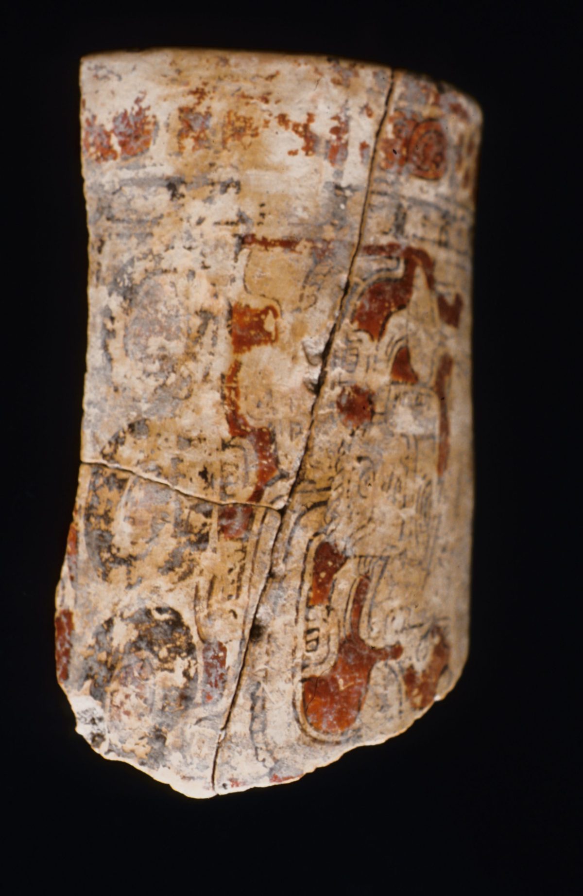 MSJ2A-3-12-1/motul:129 || Gabeta 5. Vase. Red background Polychrome. God head.