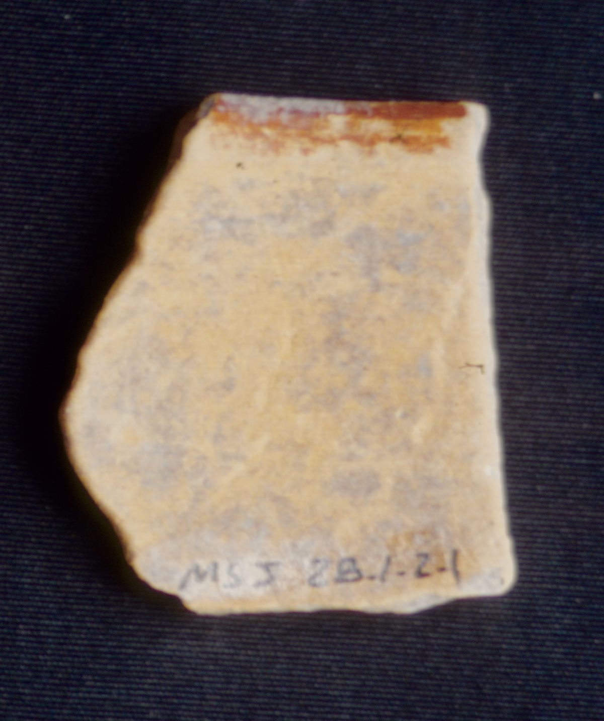 MSJ2B-1-2-1/motul:139 || Incurved bowl. Glyphs. Interior.