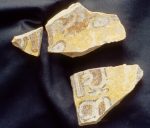 MSJ2A-5-6-16/motul:181 || Tripod plate. Glyphs.