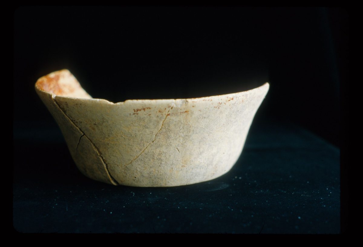 MSJ2A-5-6-15/motul:280 || Gabeta 8. Exterior. Outcurved dish/bowl.