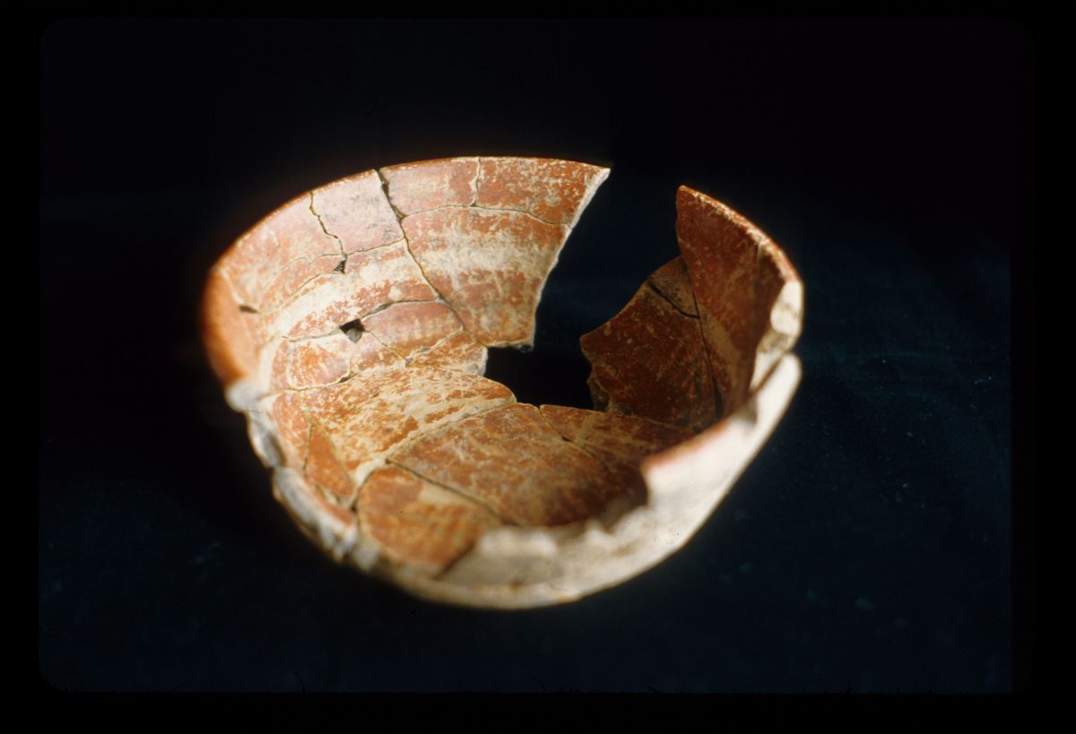 MSJ15F-1-0-0/motul:282 || Gabeta 4. Interior. Outcurved dish/bowl. Basketry motif.