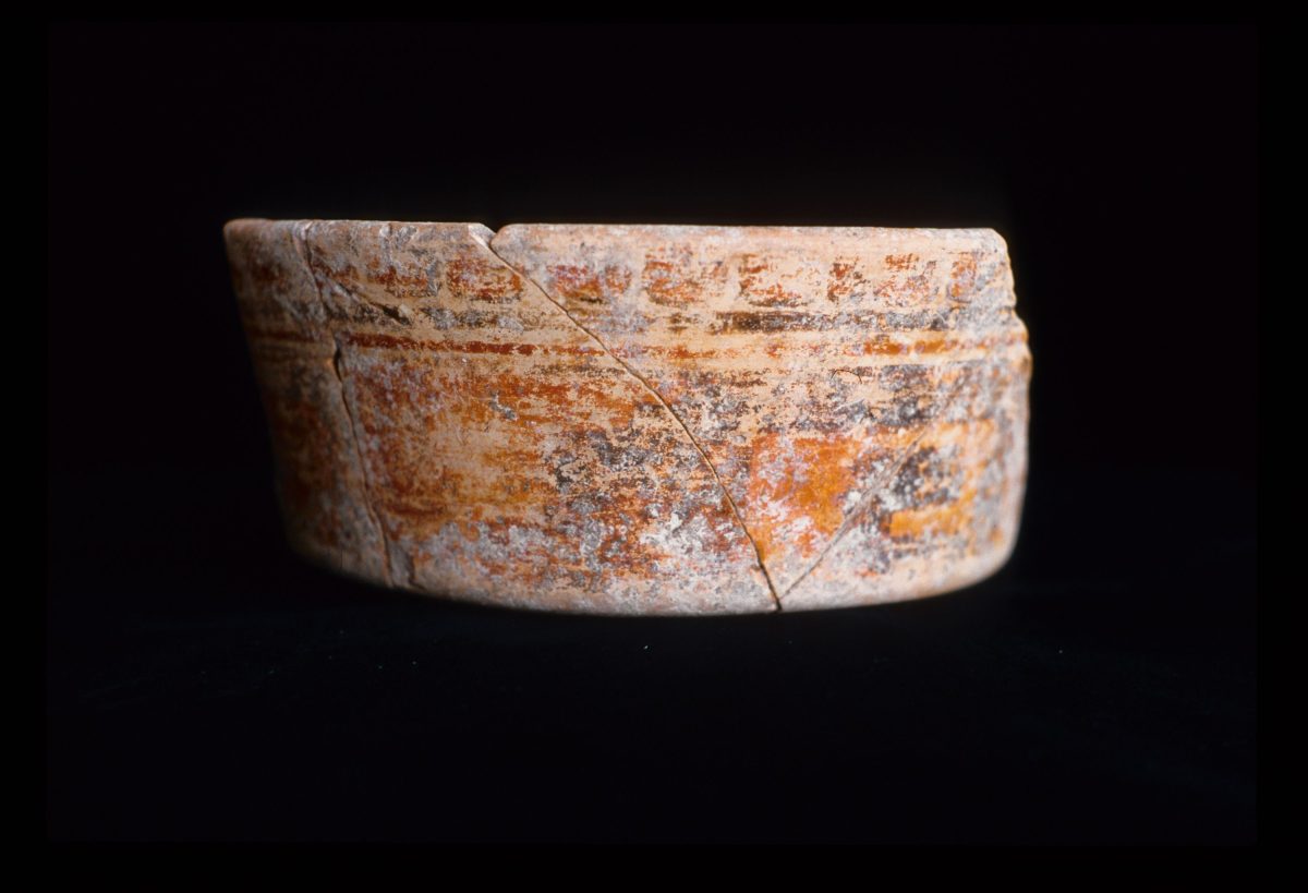 MSJ2A-5-7-4/motul:292 || Exterior. Outflared dish/bowl.