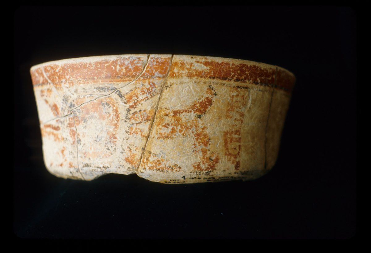 MSJ2A-5-6-18/motul:321 || Gabeta 4. Outflared dish/bowl. Paired Symbols Style.