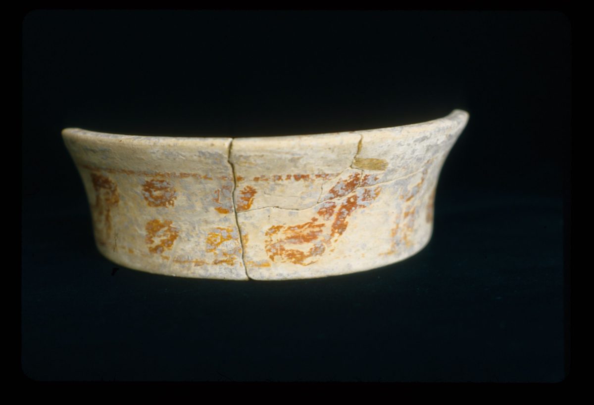 MSJ2A-5-6-14/motul:368 || Gabeta 8. Outcurved dish/bowl. Exterior.