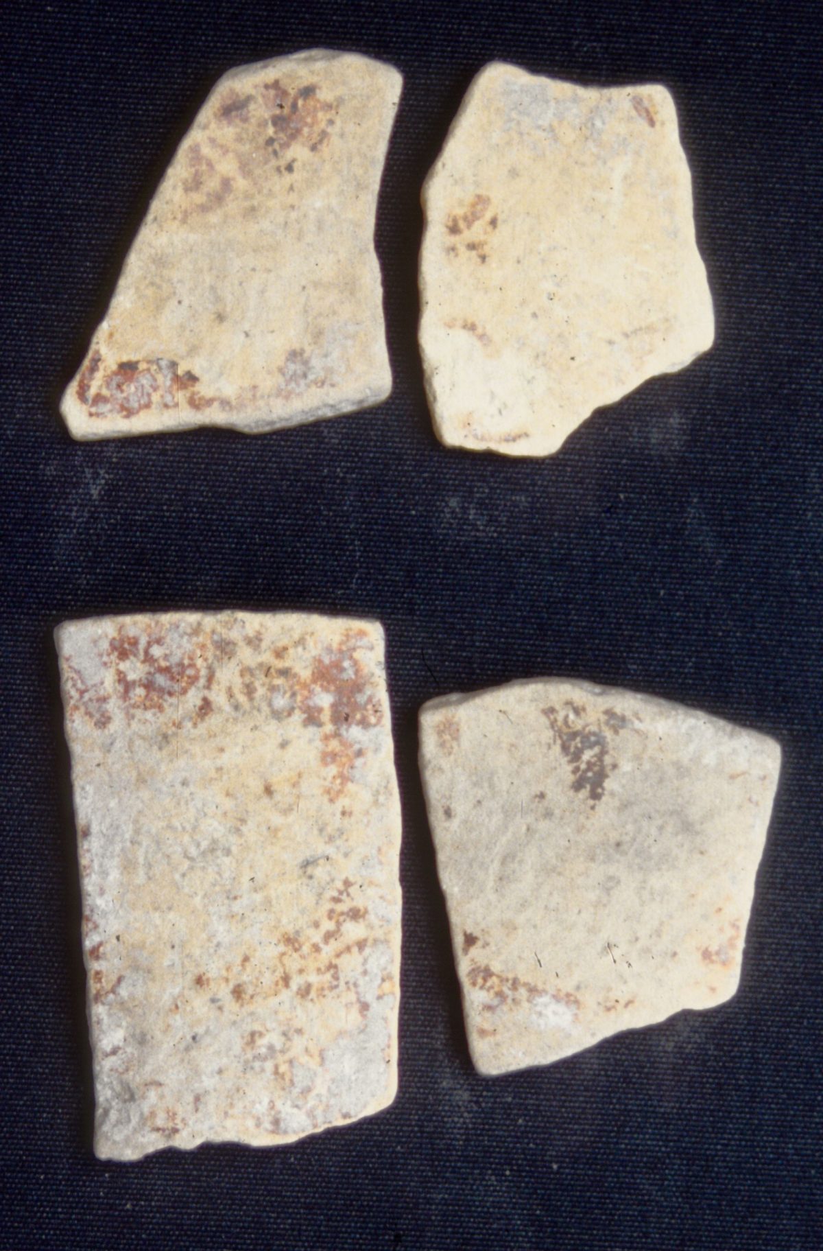 MSJ15A-41-2-2/motul:369 || Possible Ik style vases.