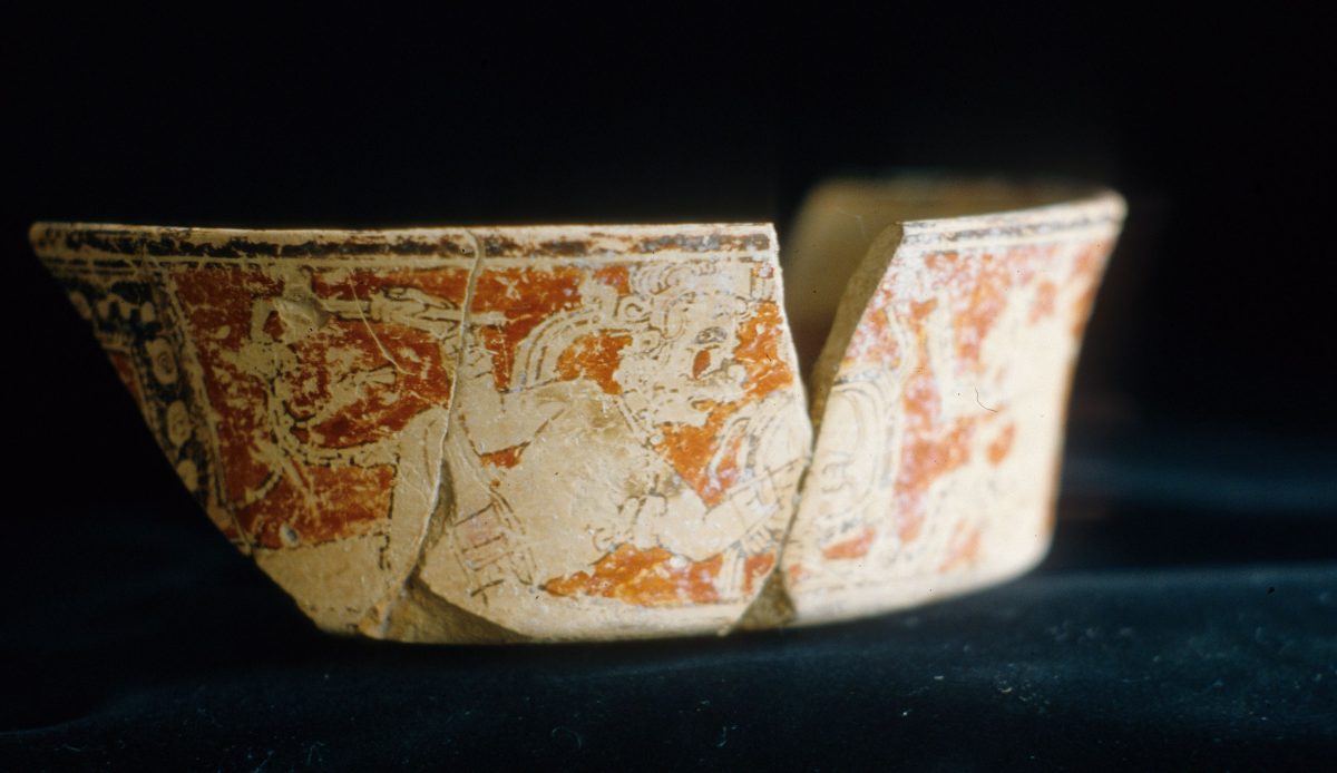 MSJ2A-3-19-1/motul:97 || Outcurved dish/bowl. Pink slip. Possible Red Background Polychrome. Two gods killing Shark.
